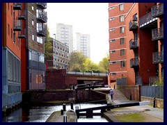 Worcester and Birmingham Canal 28 - sluice